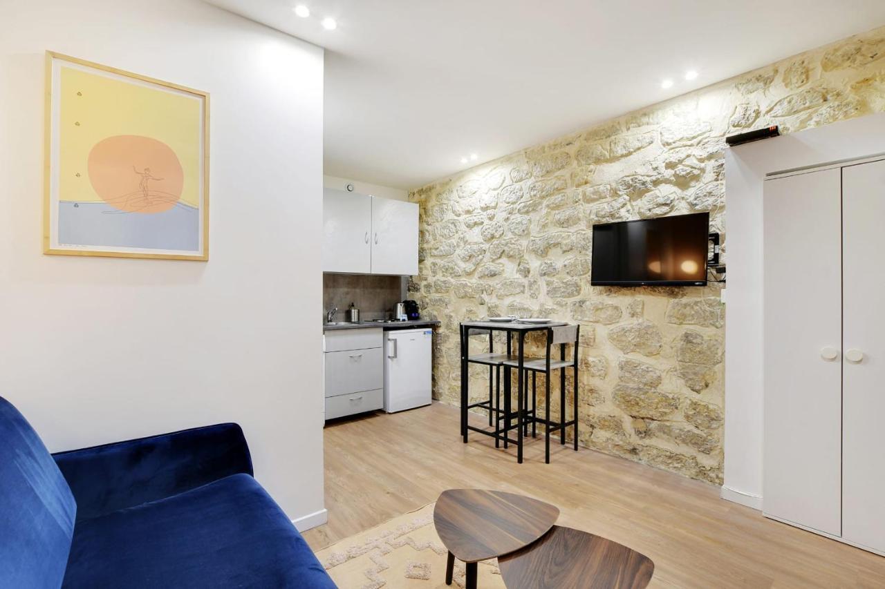 Freshly Renovated Apartment In The Heart Of Párizs Kültér fotó
