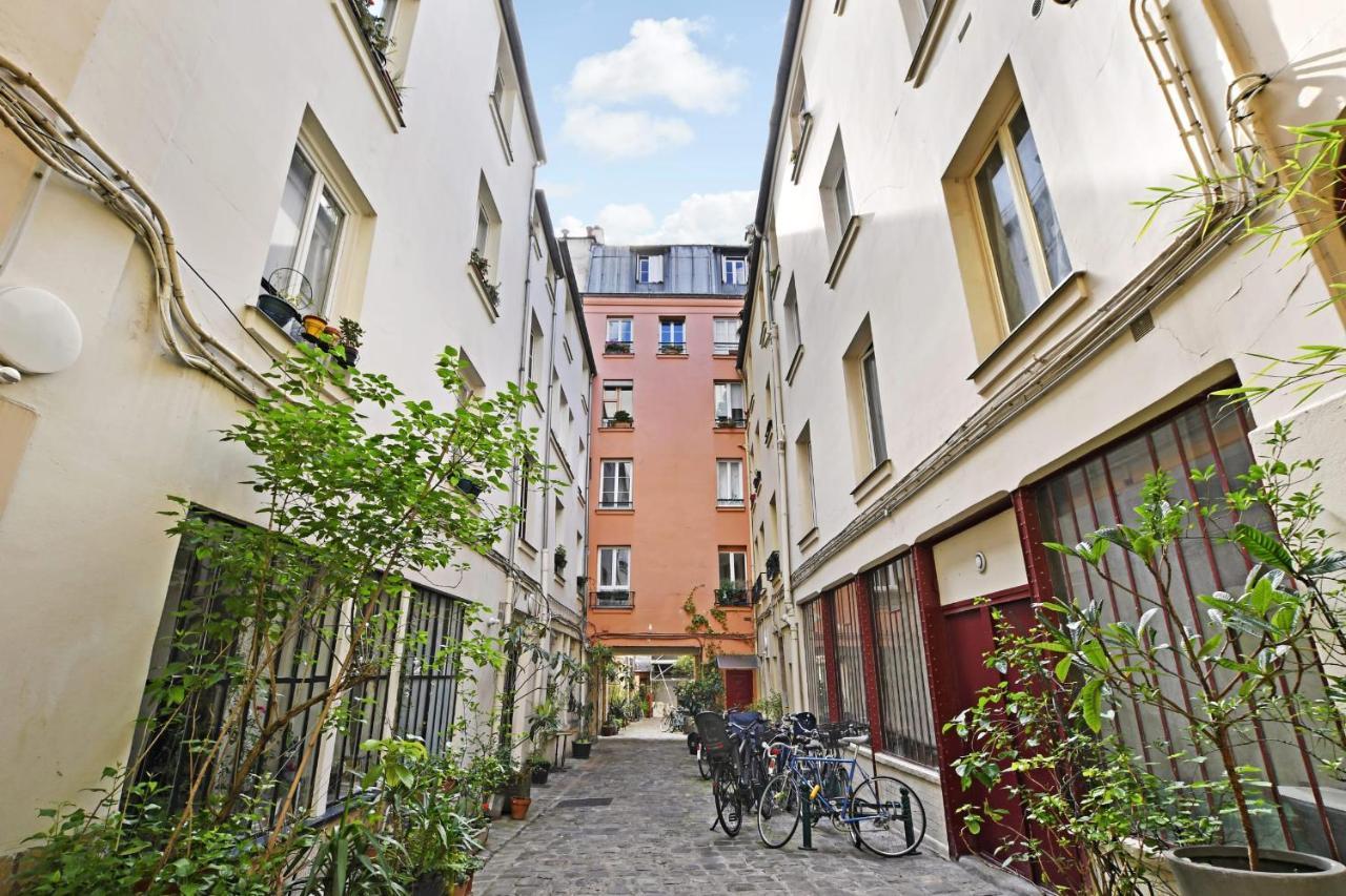 Freshly Renovated Apartment In The Heart Of Párizs Kültér fotó