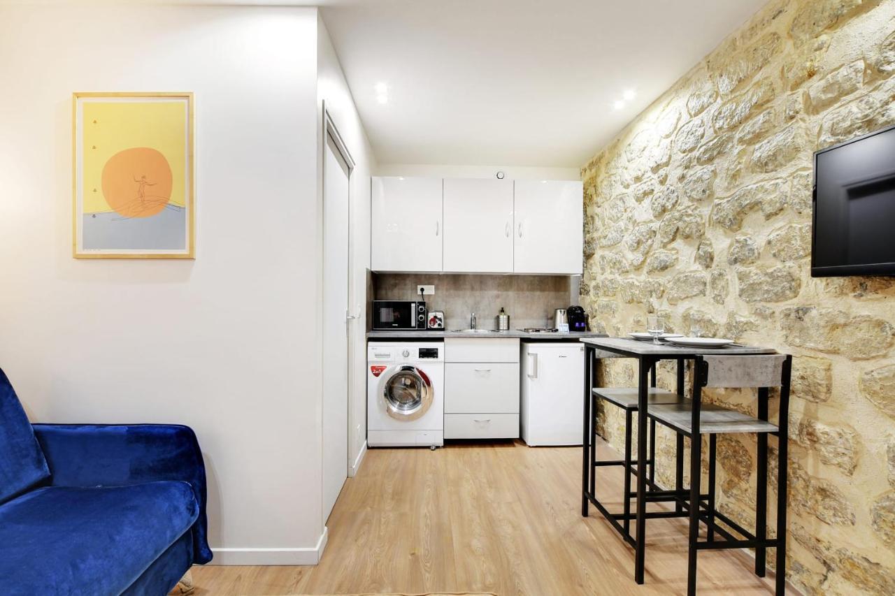 Freshly Renovated Apartment In The Heart Of Párizs Kültér fotó